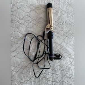 Free new Hot tools curling iron with purchase